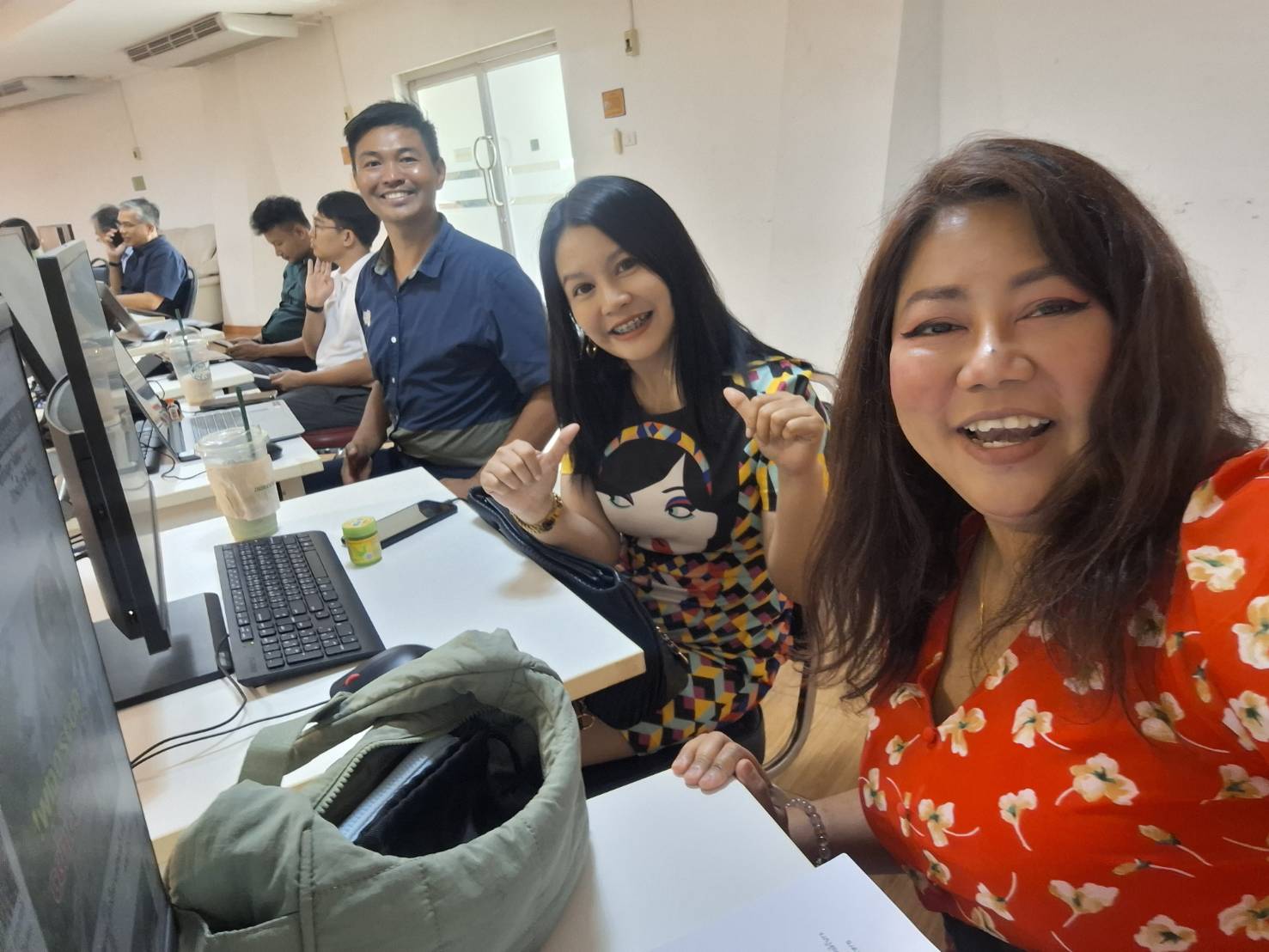 การตลาดเพื่อชุมชนและสังคมสำหรับ SMEs MKT3502322